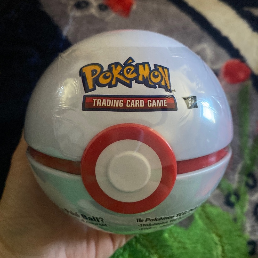 Pokémon ball trading card game